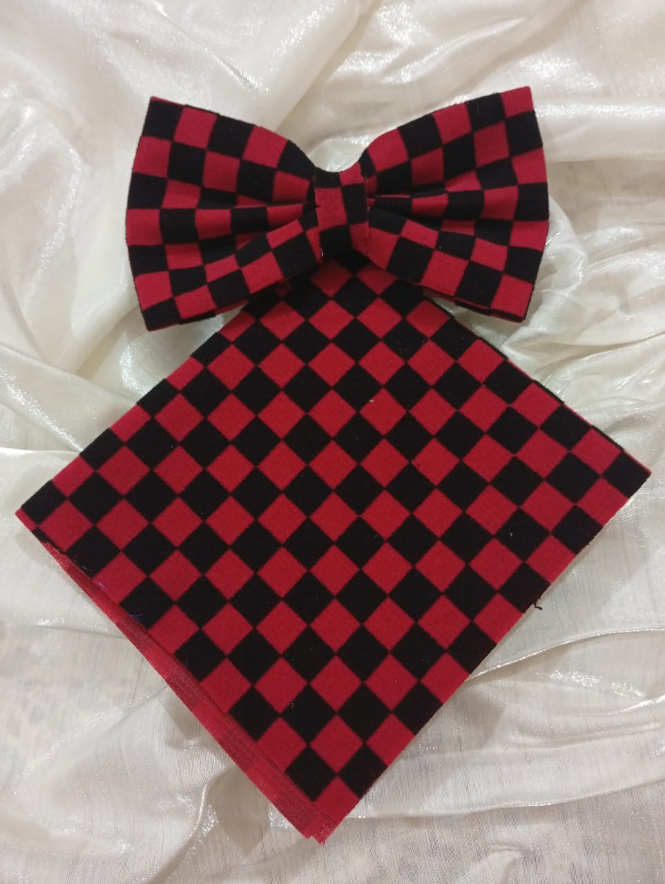 Luxury Checkered Bow Tie & Pocket Square Set for Men – Perfect for Formal Events
