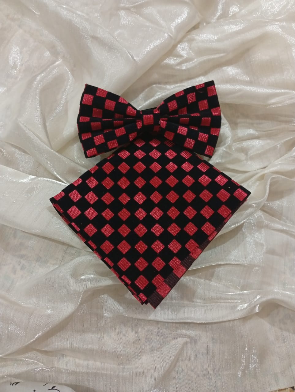 Luxury Checkered Bow Tie & Pocket Square Set for Men – Perfect for Formal Events