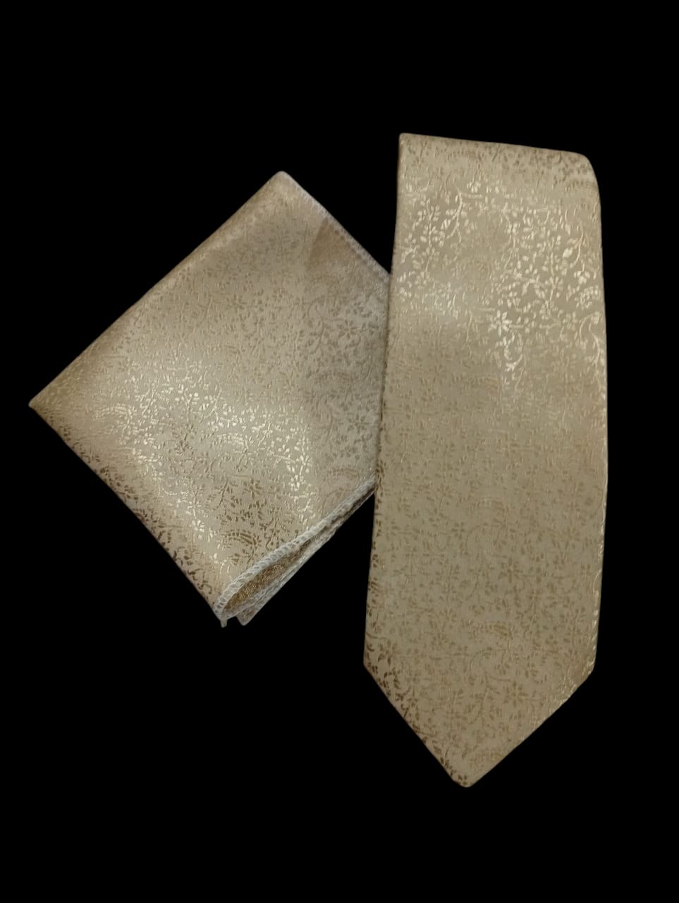 "Elegant Tie with Matching Pocket Square – Perfect for Weddings & Formal Events"