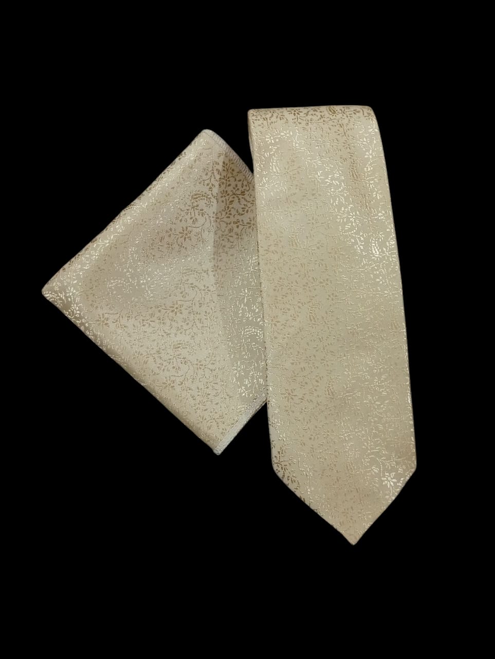 "Elegant Tie with Matching Pocket Square – Perfect for Weddings & Formal Events"