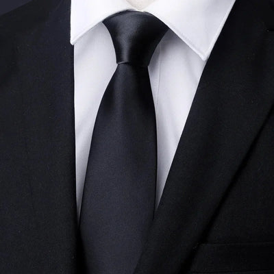 "Sleek Matte Medium Tie – Timeless Elegance"